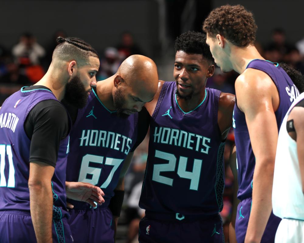 他们不仅是 他们不仅是