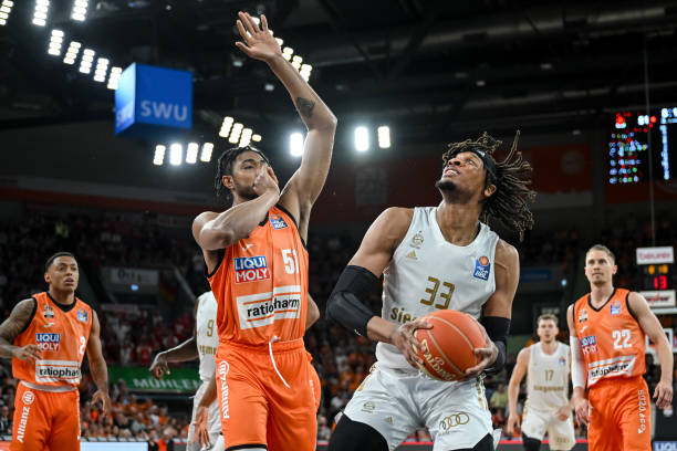 成超越或反 成超越或反